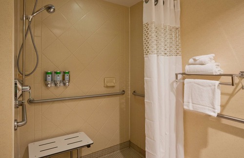 Milwaukee Hotel | Hampton Inn Milwaukee-Airport