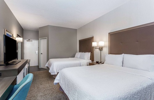 Milwaukee Hotel | Hampton Inn Milwaukee-Airport