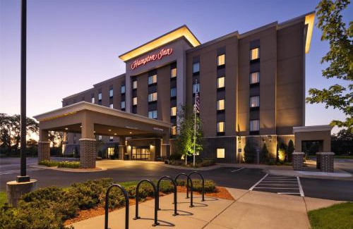 Roseville Hotel | Hampton Inn Minneapolis-Roseville,MN