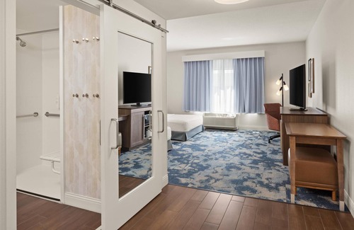 Roseville Hotel | Hampton Inn Minneapolis-Roseville