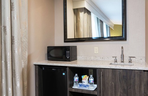 Mount Pleasant Hotel | Hampton Inn Mt. Pleasant