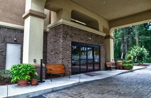 Pine Forest Hotel | Hampton Inn Spring Lake Fayetteville