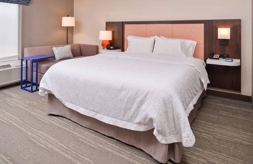 Statesville Hotel | Hampton Inn Statesville