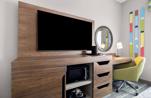 Illinois Medical District Hotel | Hampton Inn & Suites Chicago Medical District UIC