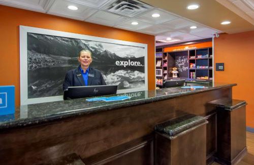 West Edmonton Hotel | Hampton Inn & Suites Edmonton/West