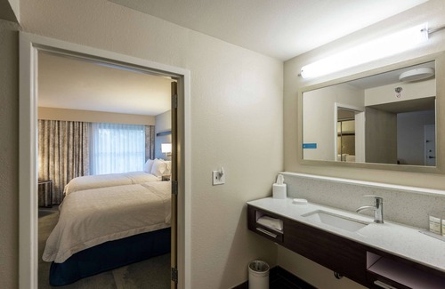 Jackson Hotel | Hampton Inn & Suites Jackson-Coliseum