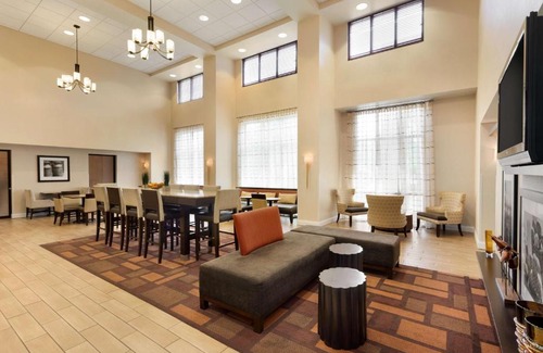 Largo Hotel | Hampton Inn & Suites Largo