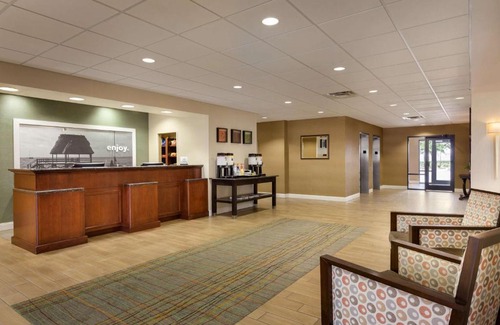 Largo Hotel | Hampton Inn & Suites Largo