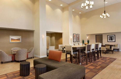 Largo Hotel | Hampton Inn & Suites Largo