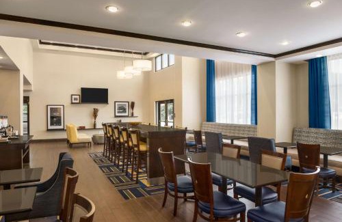 Lavonia Hotel | Hampton Inn & Suites - Lavonia, GA