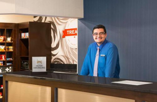 Lavonia Hotel | Hampton Inn & Suites - Lavonia, GA