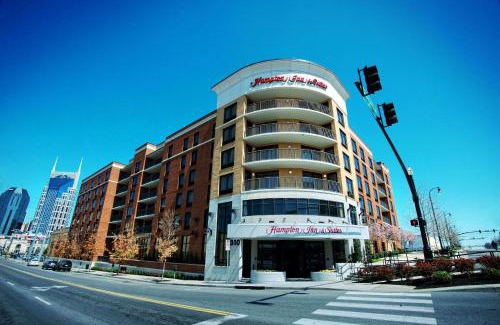 Sobro Hotel | Hampton Inn & Suites Nashville-Downtown