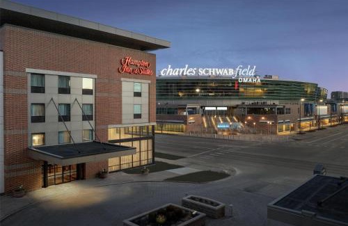NoDo District Hotel | Hampton Inn & Suites Omaha-Downtown