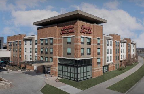 NoDo District Hotel | Hampton Inn & Suites Omaha-Downtown