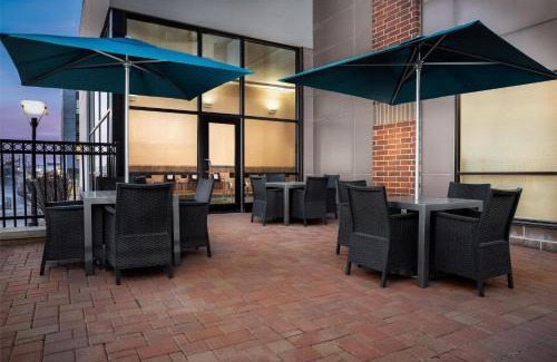 NoDo District Hotel | Hampton Inn & Suites Omaha-Downtown