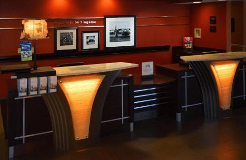 Burlingame Hotel | Hampton Inn & Suites San Francisco-Burlingame-Airport South