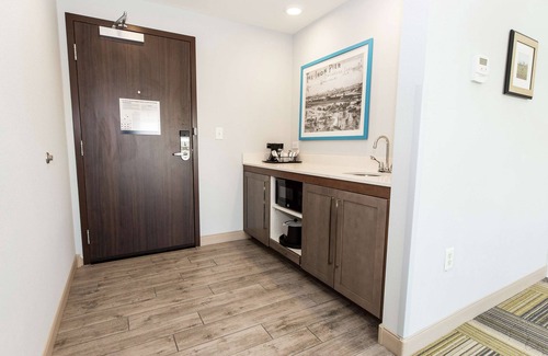 North Syracuse Hotel | Hampton Inn & Suites Syracuse North Airport Area