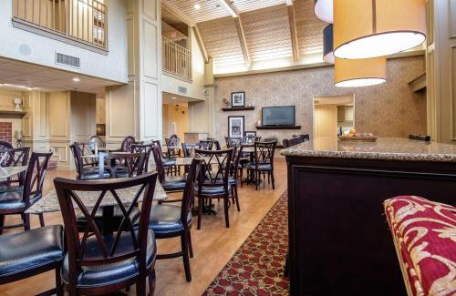 Williamsburg Hotel | Hampton Inn & Suites Williamsburg-Richmond Road
