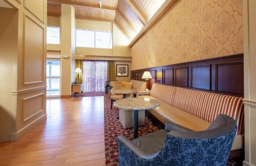 Williamsburg Hotel | Hampton Inn & Suites Williamsburg-Richmond Road