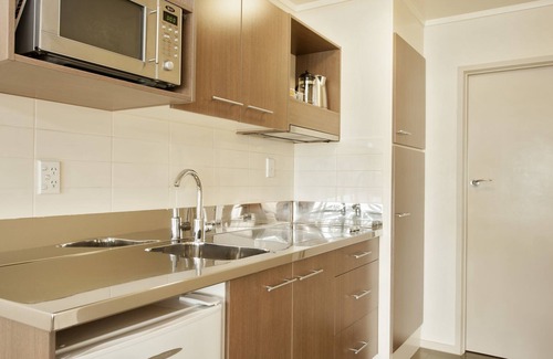 Russell Hotel | Hananui Lodge and Apartments