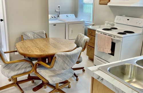 Port Clinton House | HANDICAP ACCESSIBLE 3BR HOME IN DOWNTOWN PC