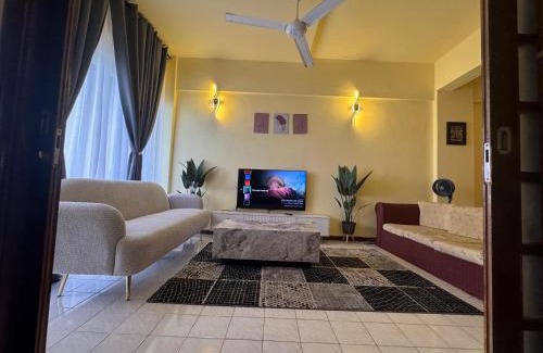 Taman Haji Zainal Apartment | Hannie 88 Corus Homestay