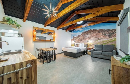 Pinnacles Entrance Badlands Hotel | Hansen Inn and Cabins