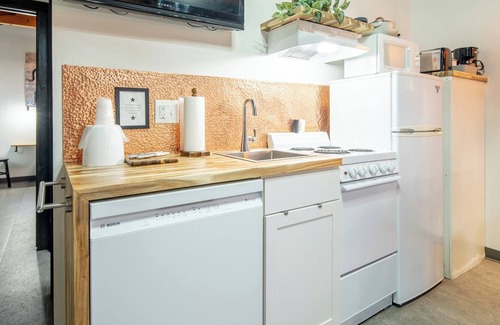 Pinnacles Entrance Badlands Hotel | Hansen Inn & Cabins, Cabin Suite, 1 King, 1 Queen, Sleeper Sofa, Dog Friendly