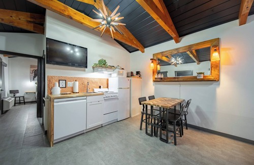 Pinnacles Entrance Badlands Hotel | Hansen Inn & Cabins, Cabin Suite, 1 King, 1 Queen, Sleeper Sofa, Dog Friendly