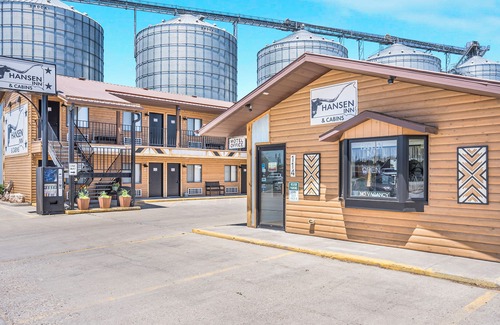 Pinnacles Entrance Badlands Hotel | Hansen Inn & Cabins, Room, Single King, Ground Floor, Dog Friendly, No Smoking