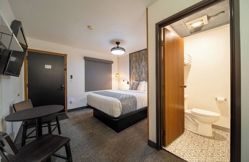 Pinnacles Entrance Badlands Hotel | Hansen Inn & Cabins, Room, Single Queen, Ground Floor, No Pets, No Smoking