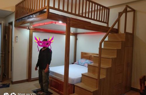 Trece Martires Apartment | Happy Stays C - 300mbps - 65"TV NetFlix, Disney - Loft