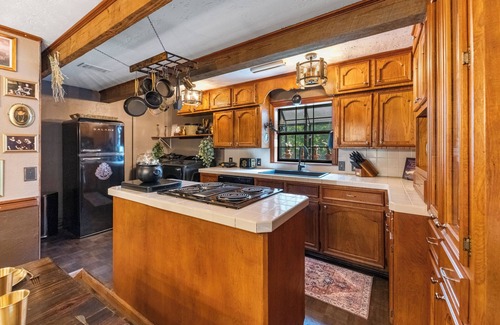 Onalaska Cottage | HARRY POTTER THEMED COTTAGE