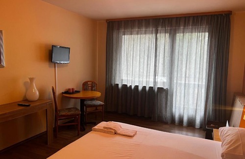 Hallenberg Bed & Breakfast | Haus Am Steinschab