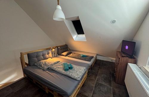 Lurup Apartment | Haushälfte nähe Volksparkstadion in Hamburg