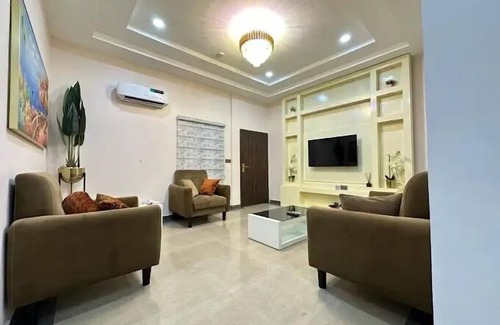 Orozo Apartment | Haussefour Apartment