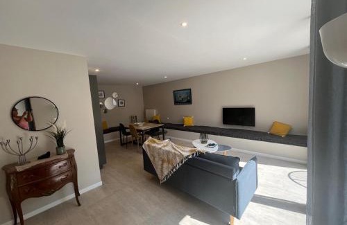 Les Camoins Apartment | Havre de douceur avec piscine et jardin
