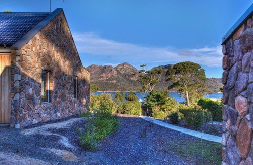 Coles Bay Cottage | Hazards View Stone Cottage