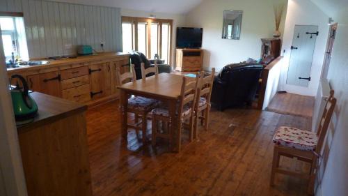 Longnor House | Hazel Barrow Farm Cottage