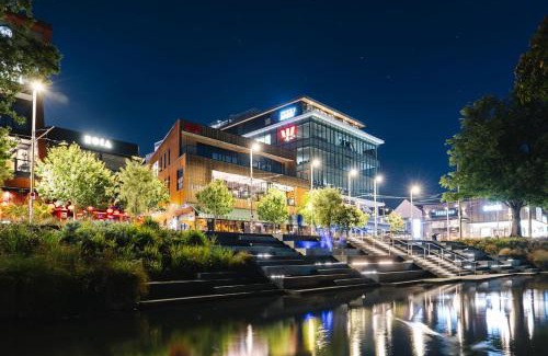 Christchurch City Centre Apartment | Heart of the City Stay - With the Best Coffee!