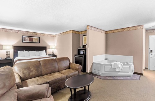 Park Rapids Hotel | Heartland Inn & Suites, SureStay Collection by Best Western