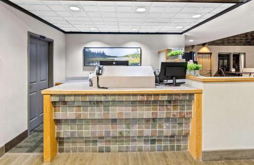 Park Rapids Hotel | Heartland Inn & Suites, SureStay Collection by Best Western