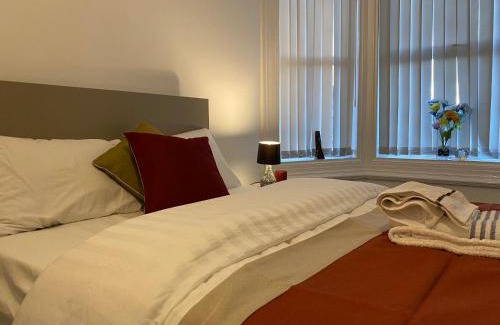 Heaton Apartment | Heaton Park Road Professional Lets