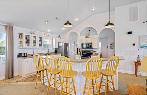 Pine Island House | Heaven Sent: Oceanside, private pool, hot tub, rec room and EASY beach access!