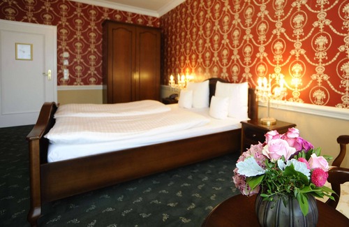Baden Baden Old Town Hotel | HELIOPARK Bad Hotel zum Hirsch