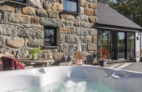 Rhyd-y-clafdy House | Hen Felin