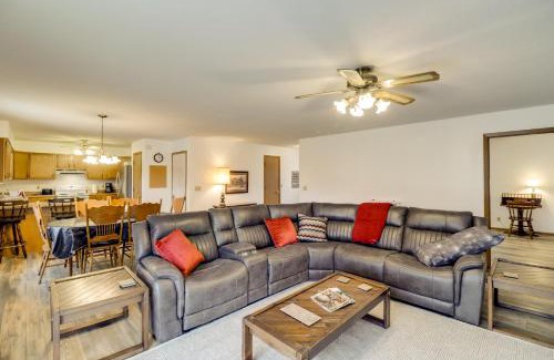 Henderson House | Henderson Home with Patio 1 Mi to Norfork Lake