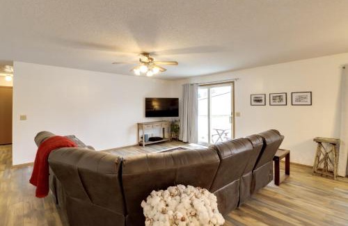 Henderson House | Henderson Home with Patio 1 Mi to Norfork Lake
