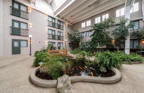Brooks Hotel | Heritage Inn Hotel & Convention Centre - Brooks