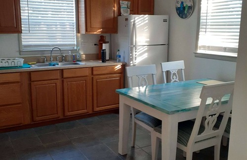 Pretty Bayou House | Heron Cottage - Private & Quaint